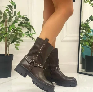 Primi Tacchi Tess - Stivaletto Anfibio Donna Scarpa Basso Casual Borchie Marrone Outlet